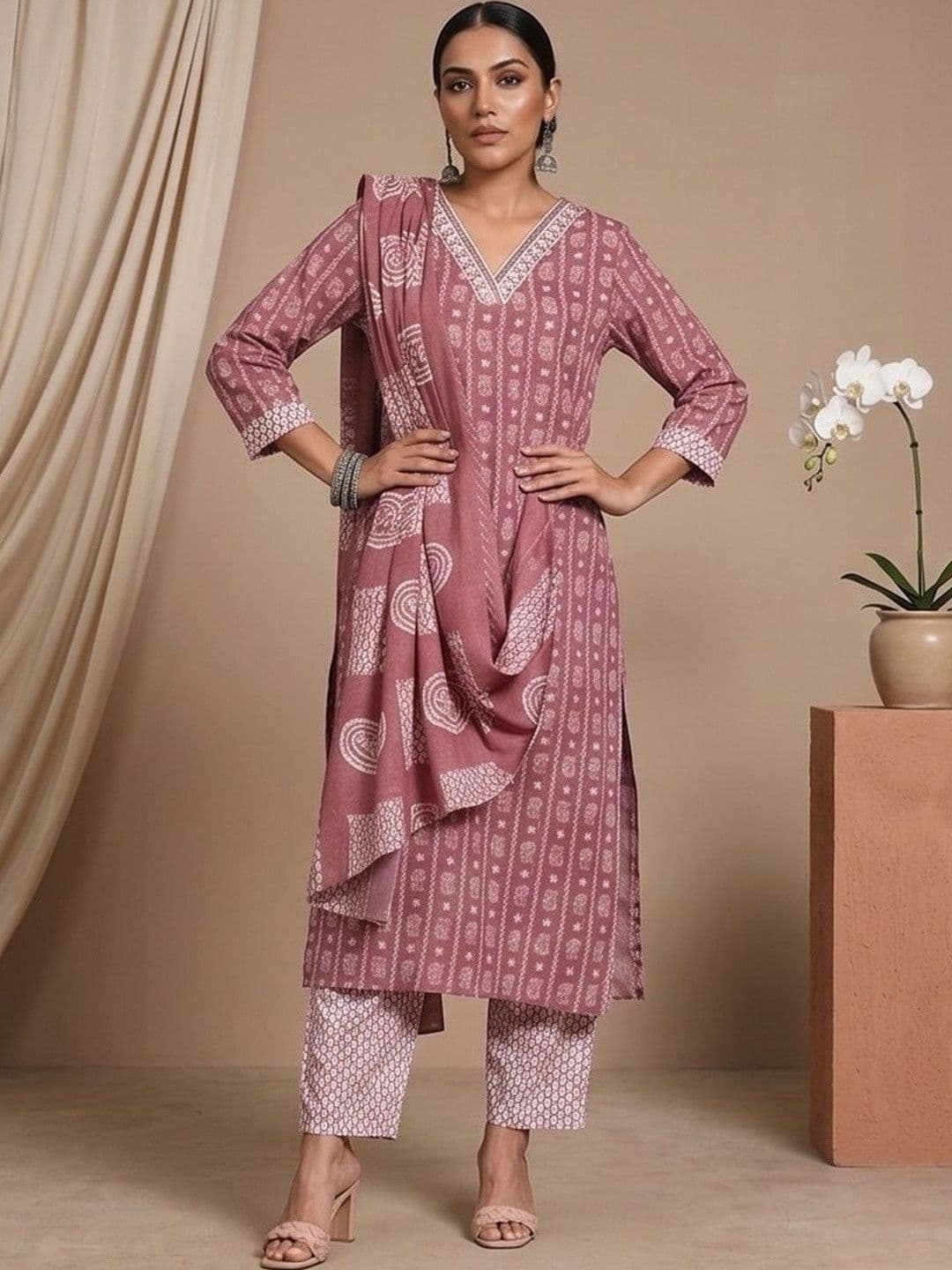 Women Ethnic Motifs Printed Regular Kurta with Trousers & With Dupatta