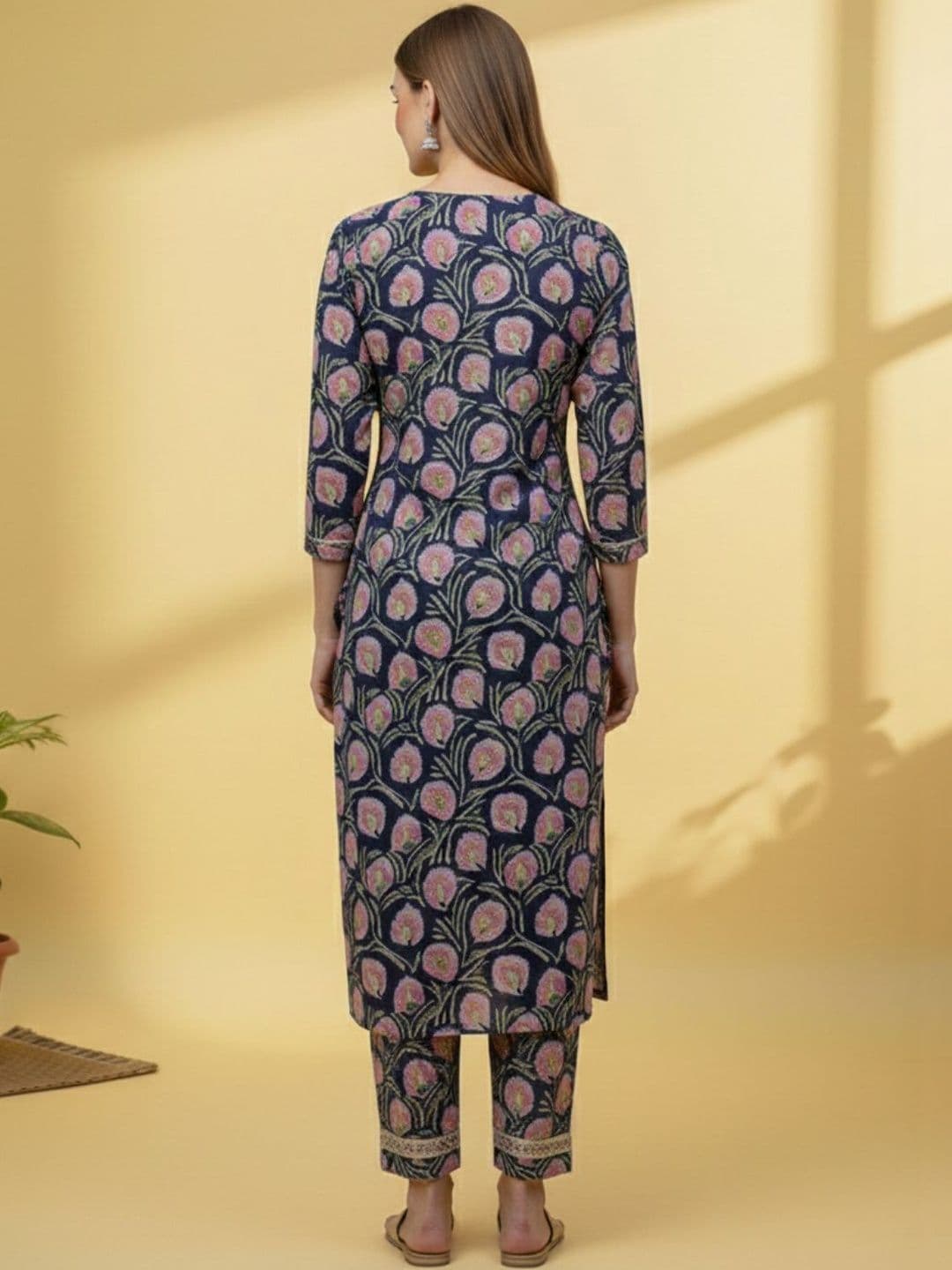 Women Floral Printed Regular Kurta with Trousers & With Dupatta view 4