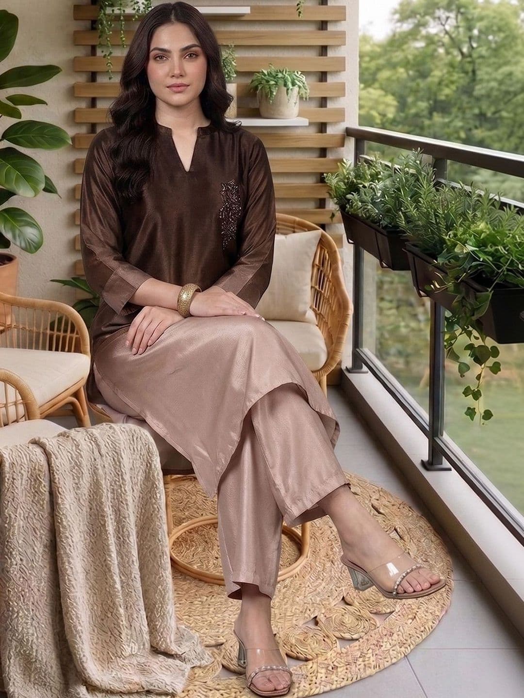 Women Ombre Dyed Regular Beads and Stones Kurta with Palazzos view 6