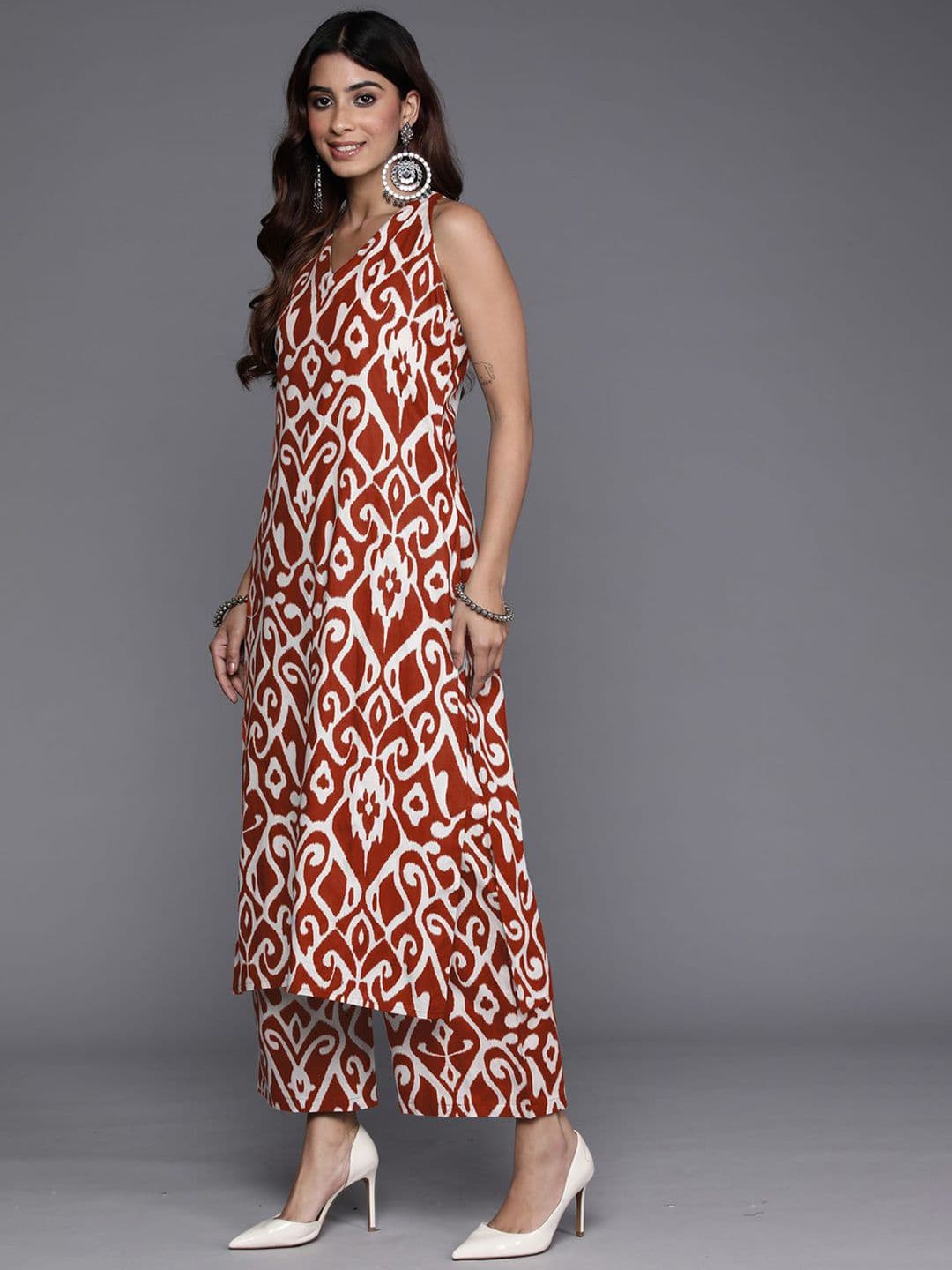 Ethnic Motifs Printed V-Neck Sleeveless Regular Pure Cotton Kurta With Palazzo view 3