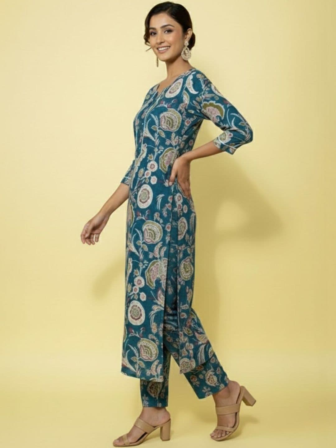 Women Ethnic Motifs Printed Regular Kurta with Trousers & With Dupatta view 4