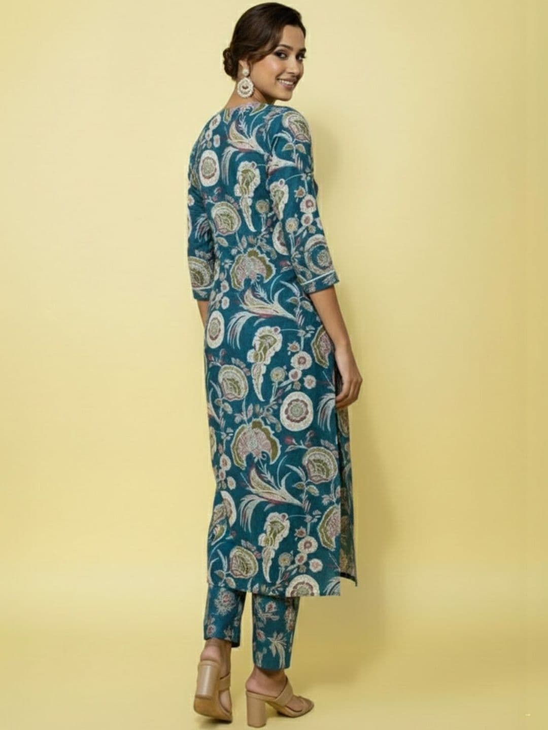 Women Ethnic Motifs Printed Regular Kurta with Trousers & With Dupatta view 5
